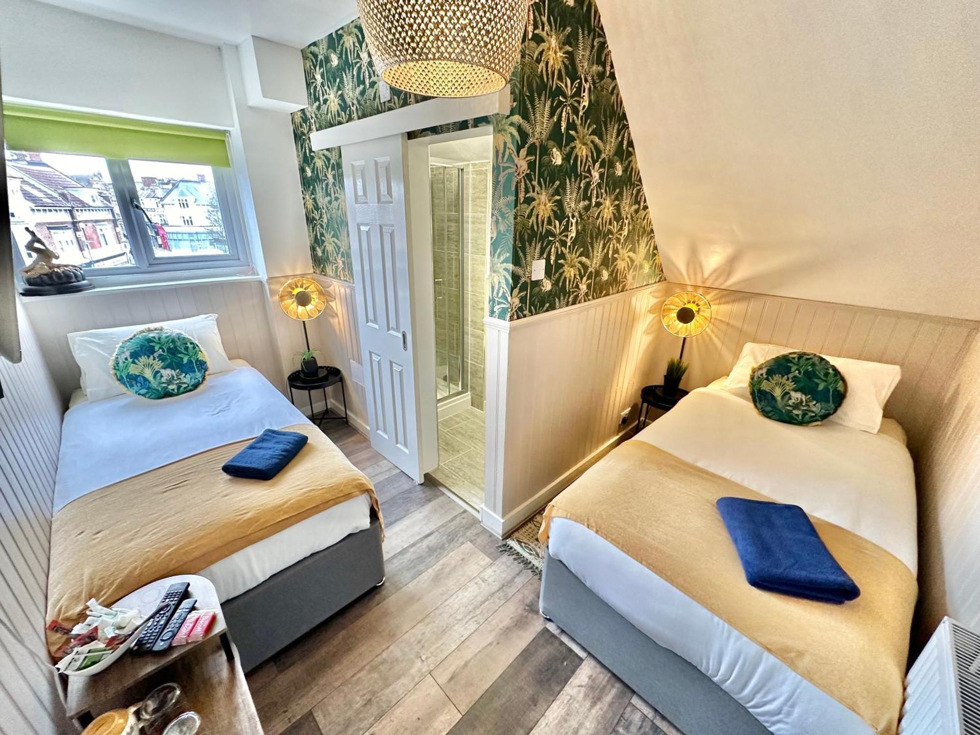 Lemur Lodge - Boutique Apartments - Short Stroll To The Beach 伯恩茅斯 外观 照片
